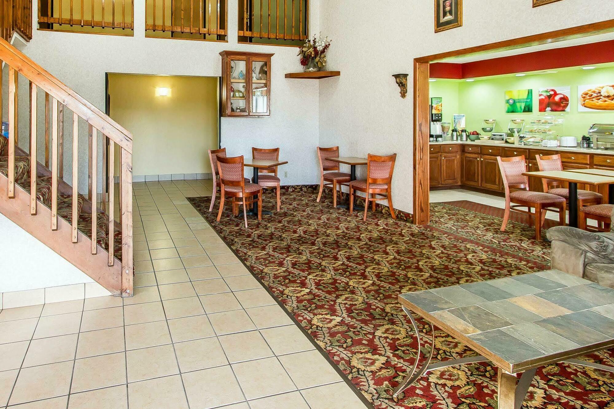 Quality Inn Burlington Near Hwy 34 Экстерьер фото